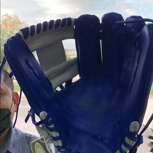 Meet your Posher, Cesar